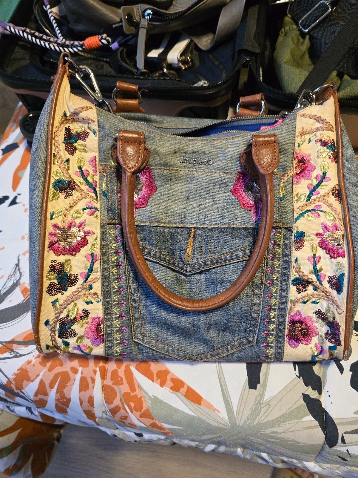 Mooie Desigual spijkerstof tas met borduursels, Ophalen of Verzenden, Gebruikt, Blauw, Handtas