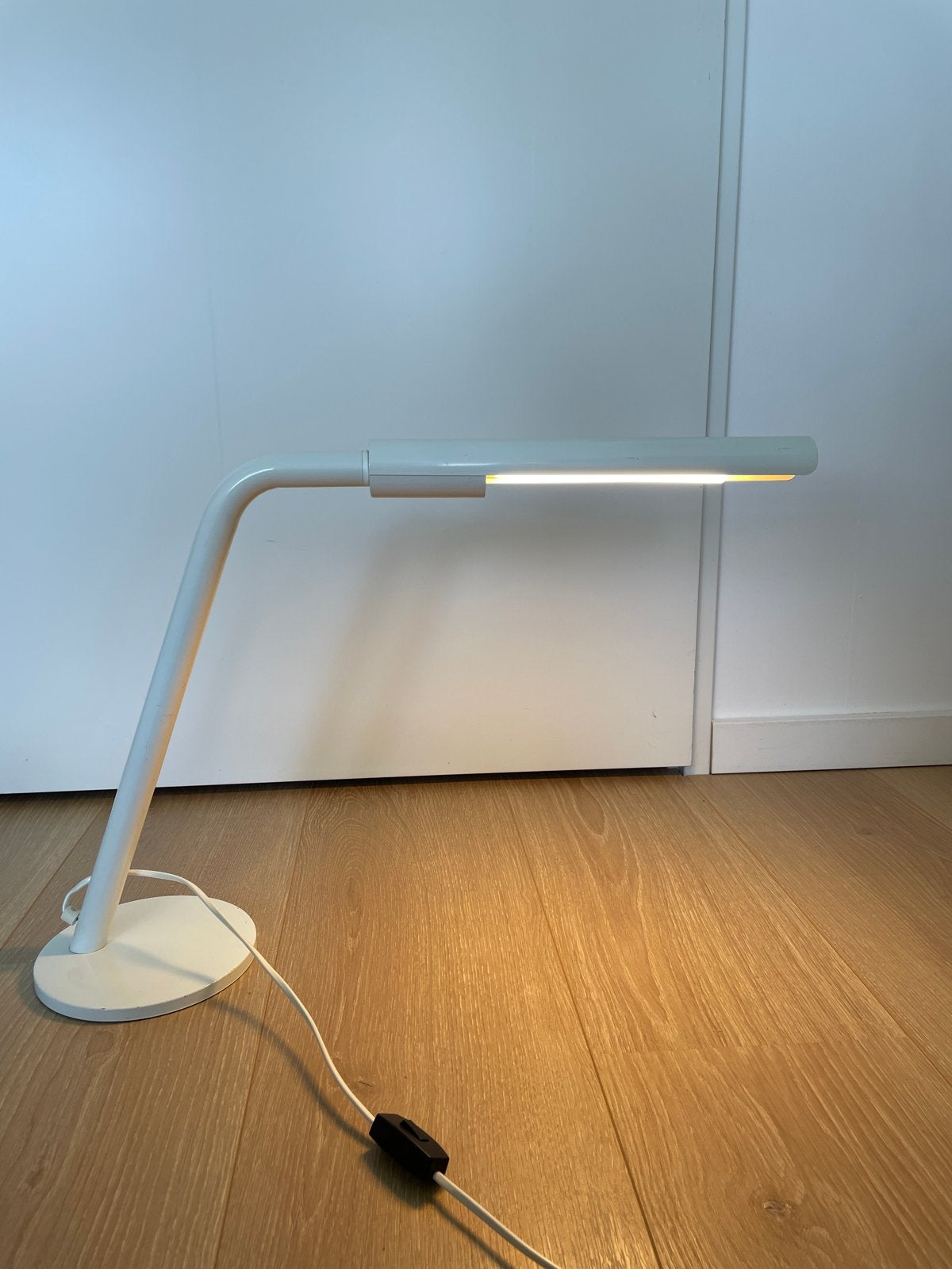 Hala Zeist vintage bureaulamp Wit Model 745, Huis en Inrichting, Ophalen, Bureaulamp, Gebruikt, Vintage
