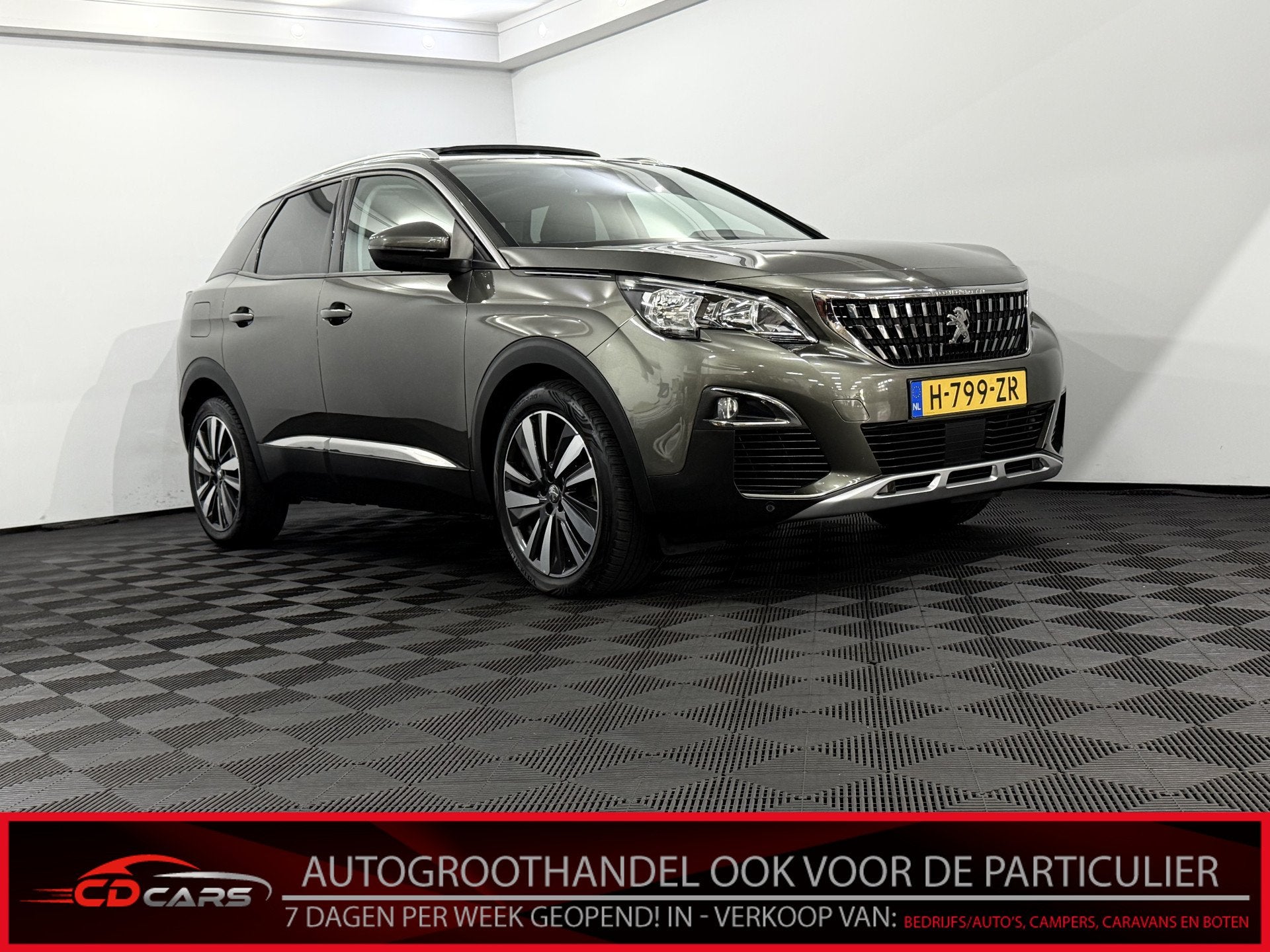 Peugeot 3008 1.2 PureTech Blue Lease Premium Avantage Panora, Auto's, Gebruikt, 1199 cc, Lane Keeping Assist, Leder en Stof