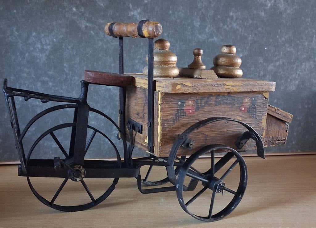 Ijskar. Miniatuur.  Oud.  Lengte 28 cm., Ophalen