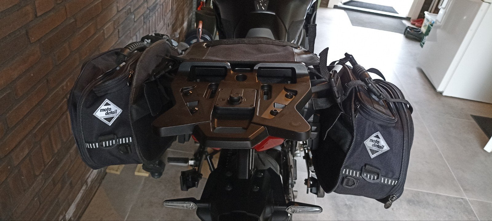 Tassen voor motor, Ophalen, Zo goed als nieuw