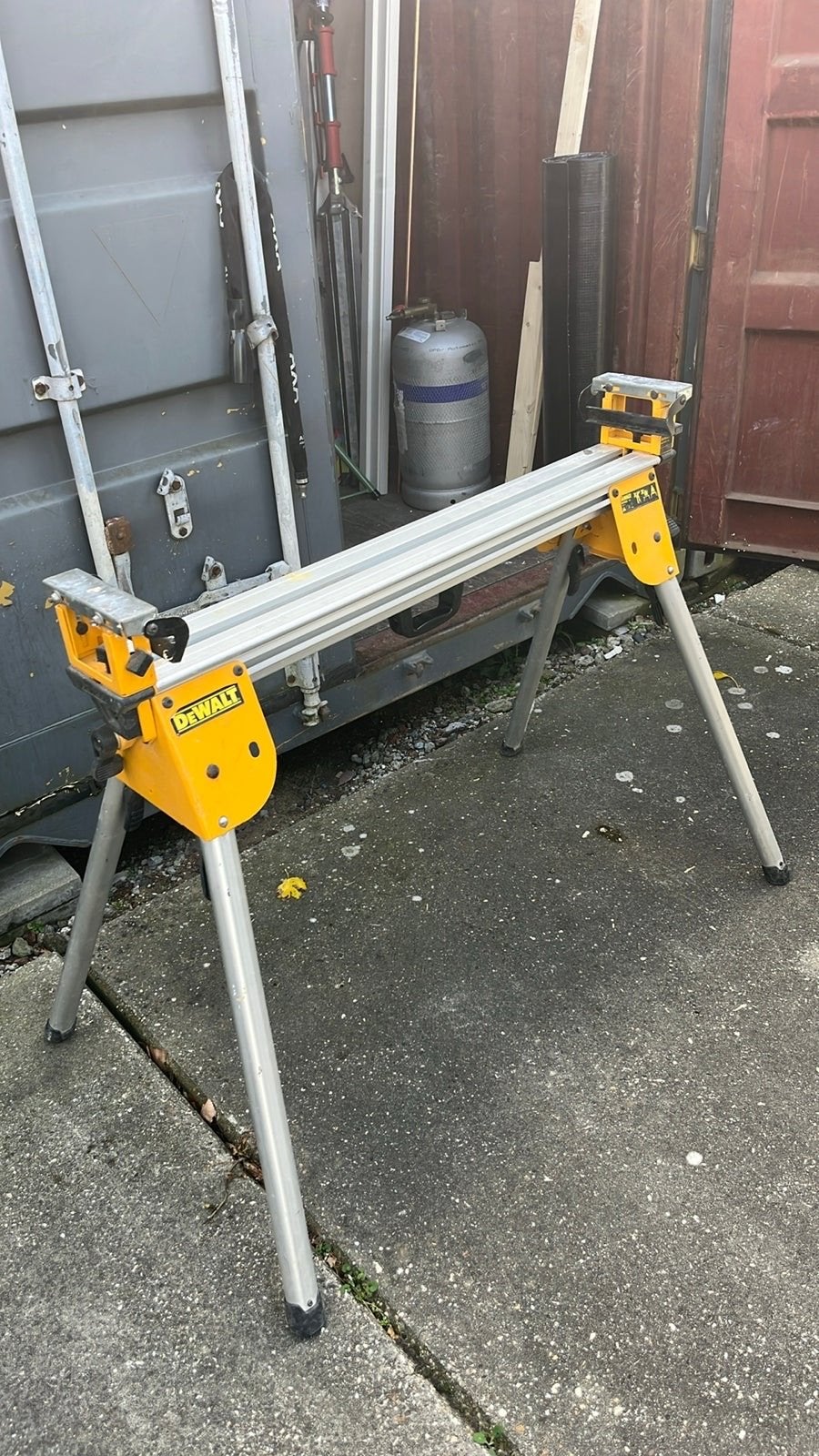 DeWalt zaagstandaard - Robuust en inklapbaar