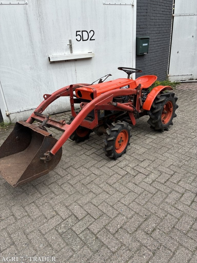 Kubota b6000 4wd met voorlader mini trekker mini tractor, Zakelijke goederen, Agrarisch | Tractoren, Kleine tractoren logtenstein
