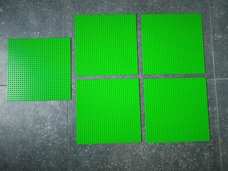 5 Lego bouwplaten grondplaten lichtgroen bright 32x32, Kinderen en Baby's, Speelgoed | Duplo en Lego, Ophalen of Verzenden, Gebruikt