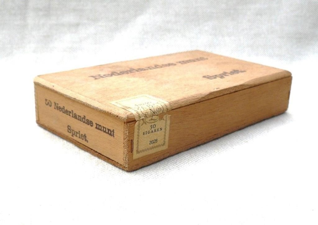 kistje (leeg) Nederlandse munt Spriet 50 sigaren 2028., Verzamelen, Ophalen of Verzenden, Gebruikt, Tabaksdoos of Verpakking