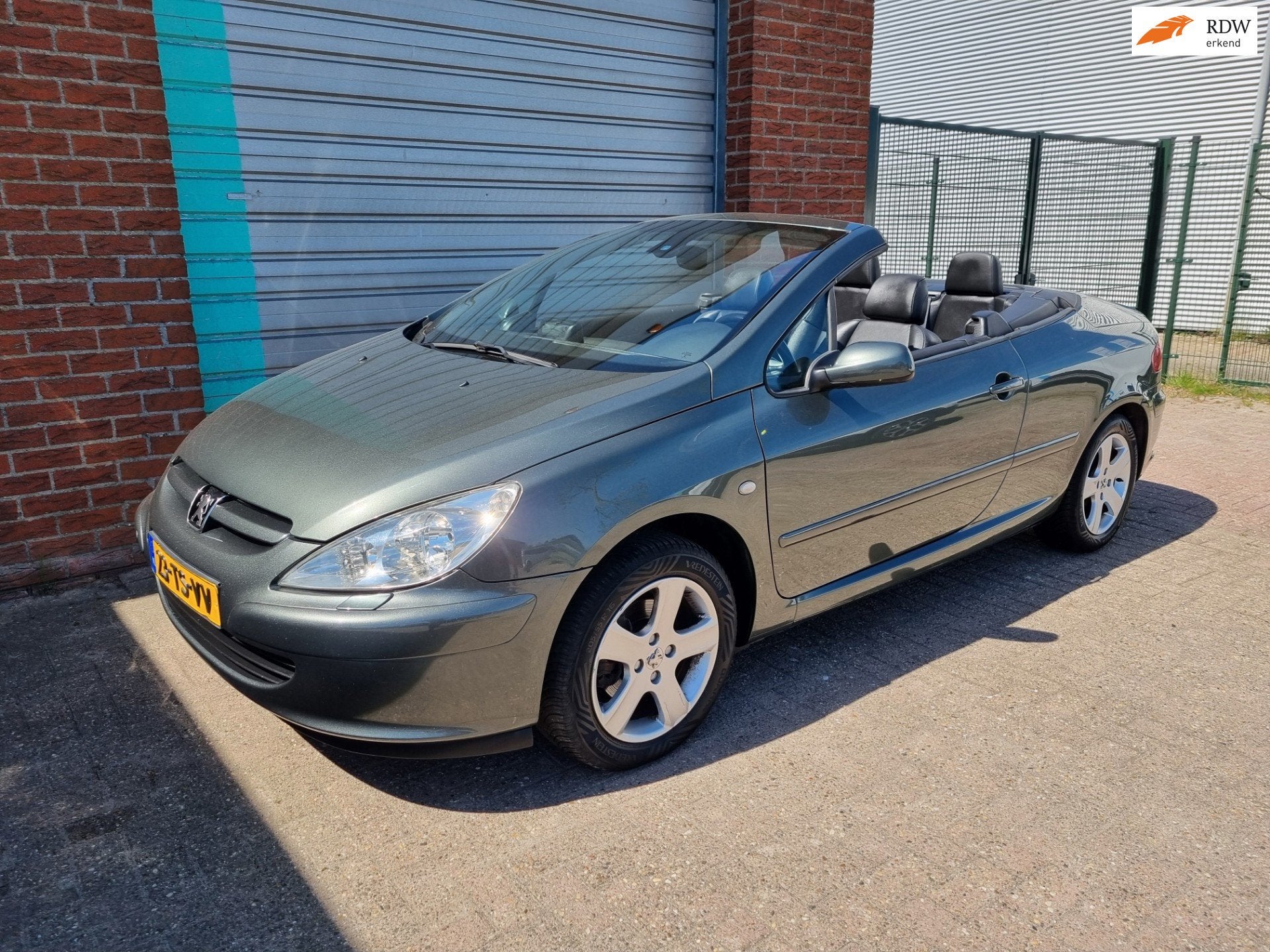 Peugeot 307 CC 2.0-16V Cabrio Clima! Leder! Bj:2004, Auto's, Peugeot, Voorwielaandrijving, Gebruikt, 4 cilinders, Cabriolet