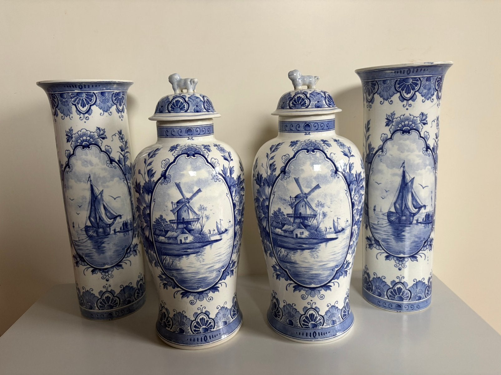 Set van 4 oud delftse vazen molen en scheepje, Ophalen of Verzenden