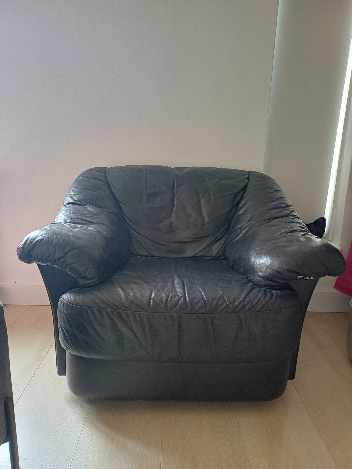Chille zwarte leren stoel, Ophalen, Gebruikt, Eenpersoons, Minder dan 150 cm