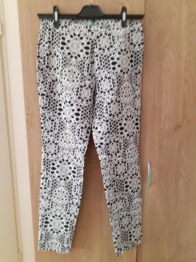 broek dames, Verzenden, Gedragen, Maat 42/44 (L), Zwart