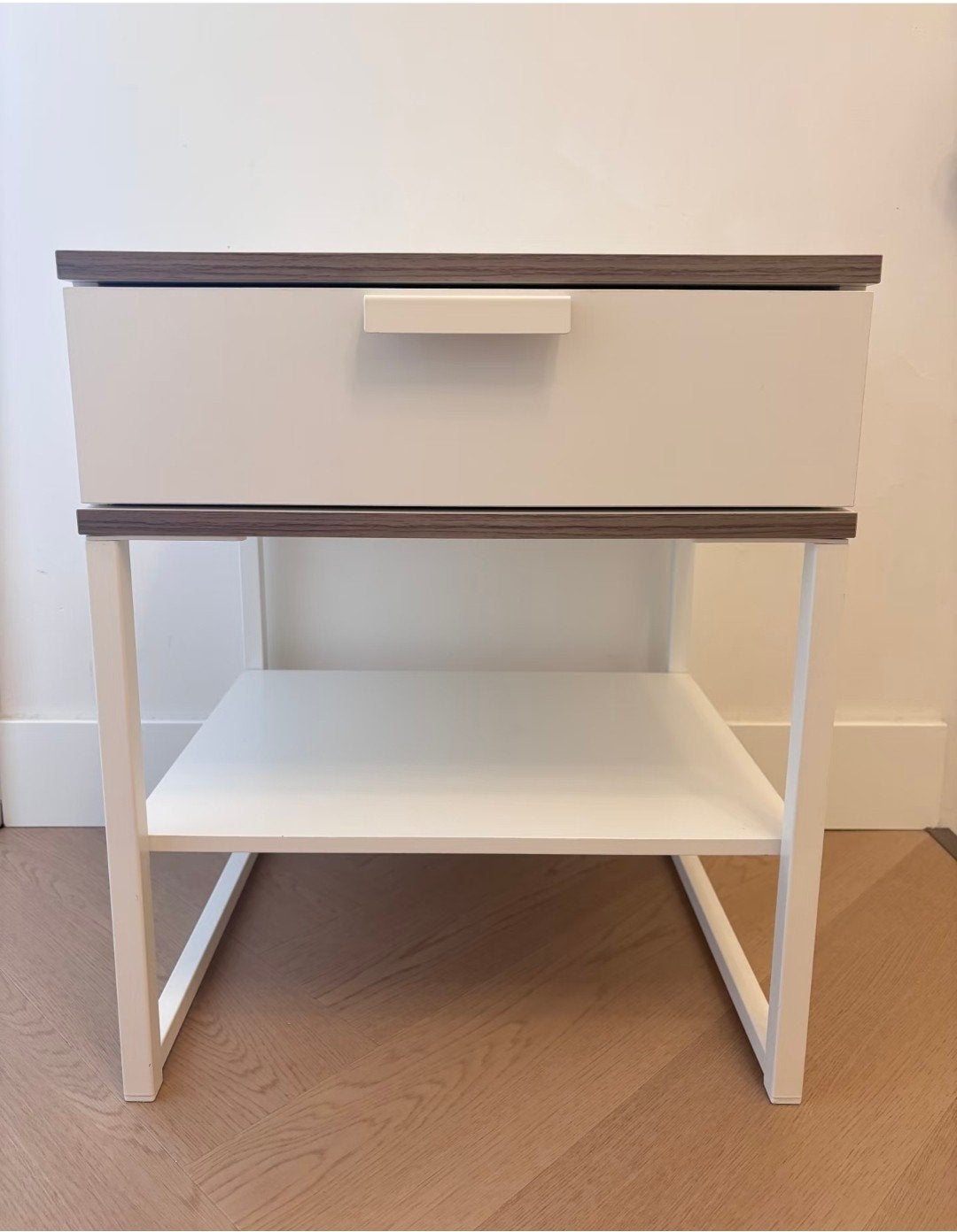 IKEA Trysil wit nachtkastje met lade en open vak, Zo goed als nieuw, 45 tot 65 cm, Hout, 55 tot 70 cm