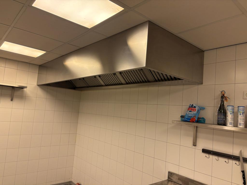 Complete afzuigkap 3 meter breed met krachtige motor, Witgoed en Apparatuur, Gebruikt, Overige typen, 800 m³ per uur of meer, Ophalen of Verzenden