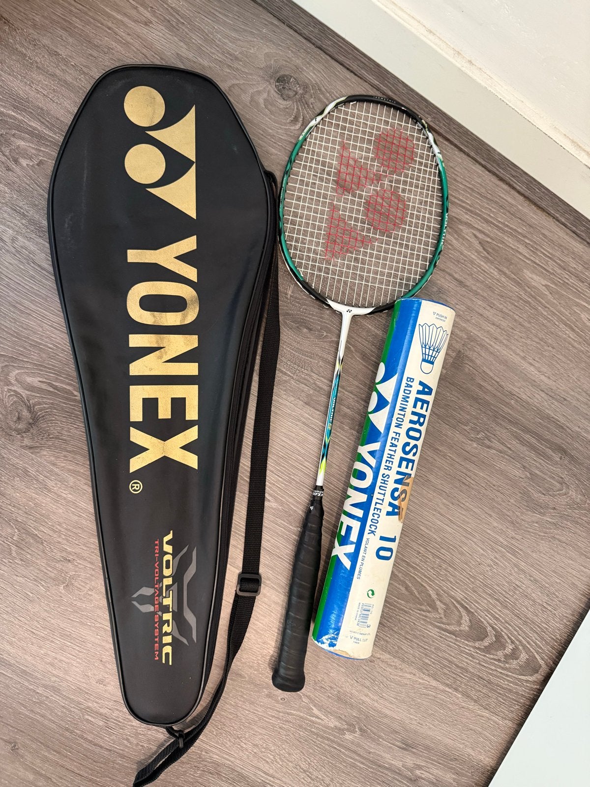 Yonex Voltric 5 Badminton Racket + Shuttles - Perfecte staat, Ophalen, Gebruikt, Racket(s)