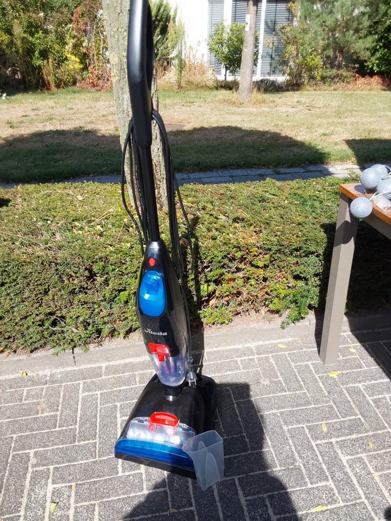 Dweilen en stofzuigen, Ophalen