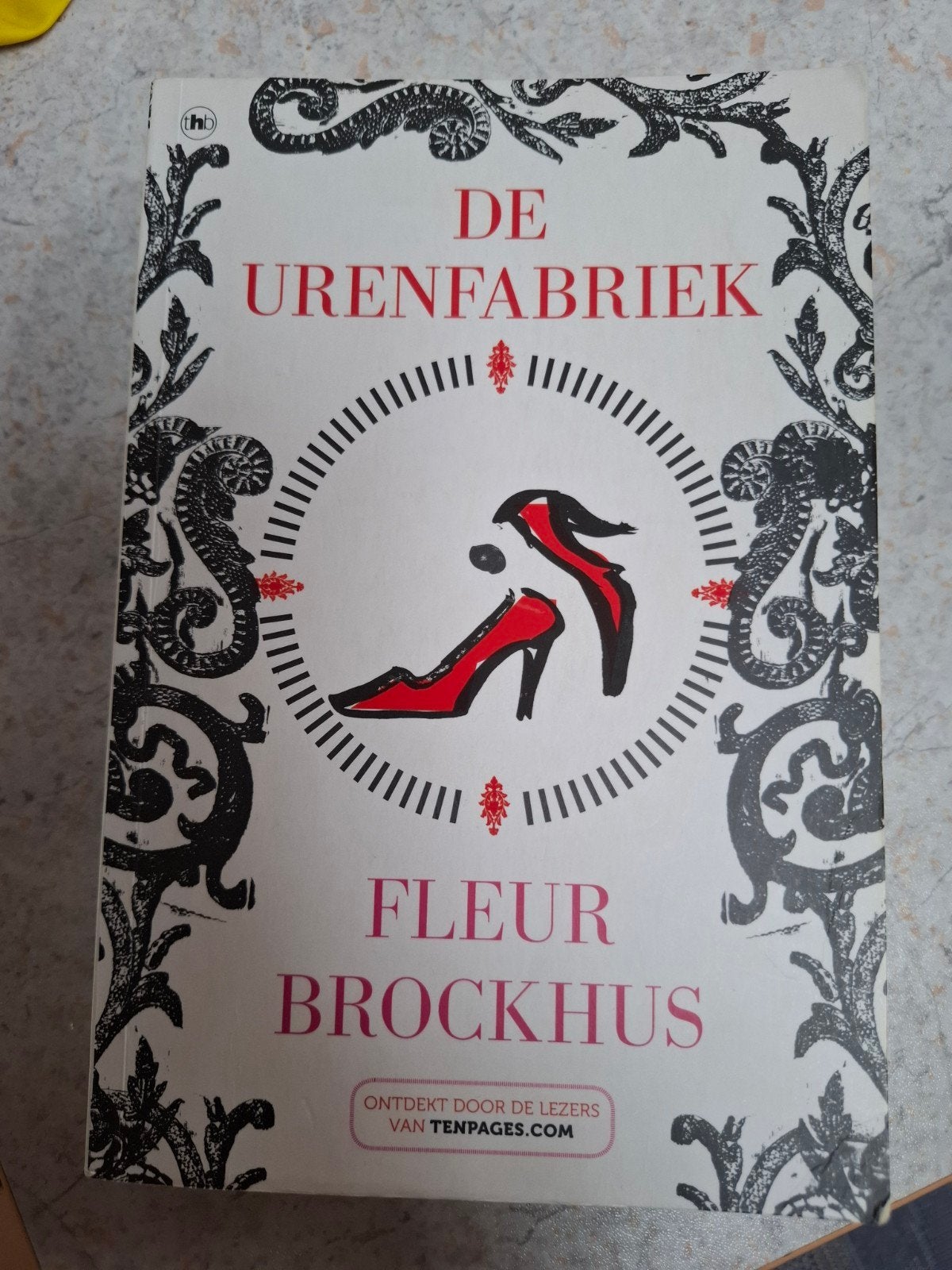 Fleur Brockhus - De urenfabriek, Ophalen of Verzenden, Zo goed als nieuw, Fleur Brockhus