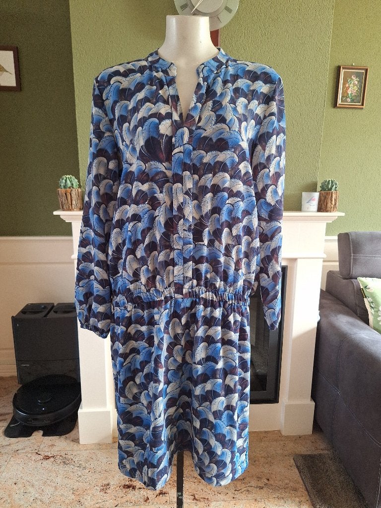 Giovane jurk blauw grijs mt NL 44, Maat 42/44 (L), Zo goed als nieuw, Giovane, Onder de knie