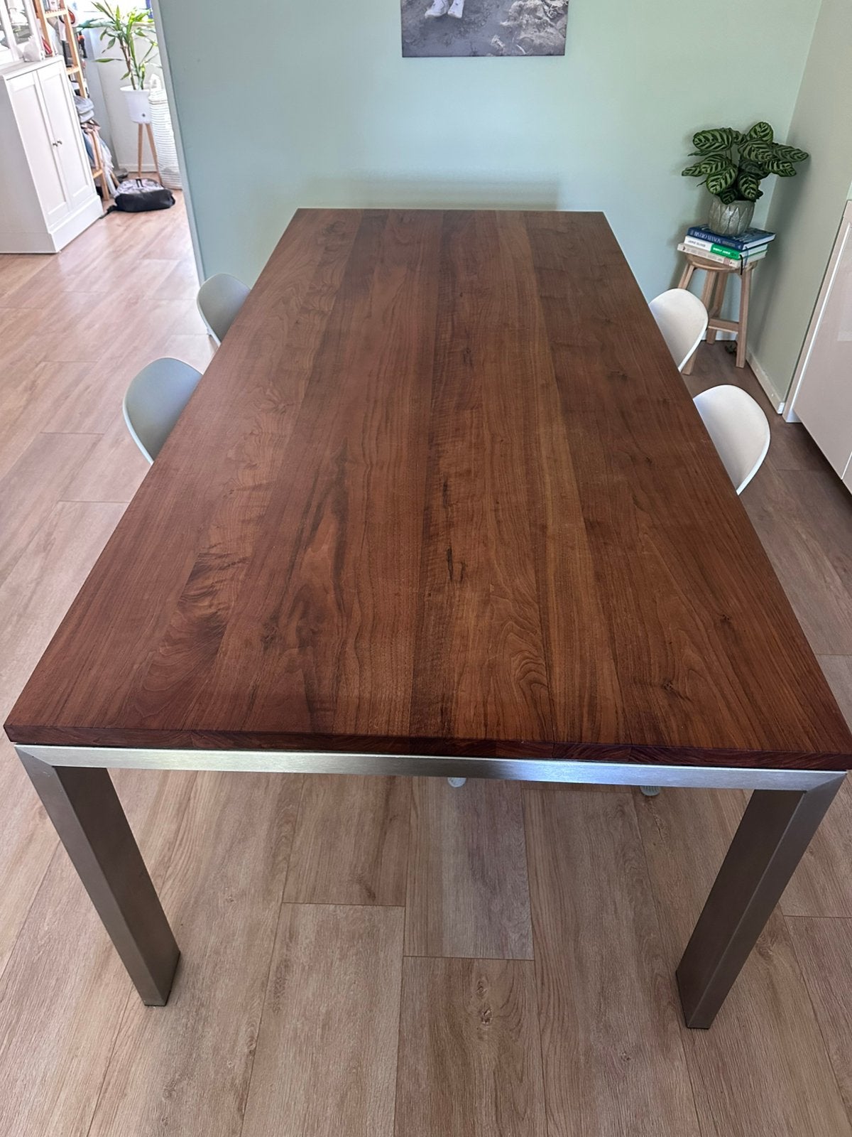 Prachtige notenhouten design eettafel: Seuren/Sidney, Huis en Inrichting, Tafels | Eettafels, Zo goed als nieuw, 50 tot 100 cm