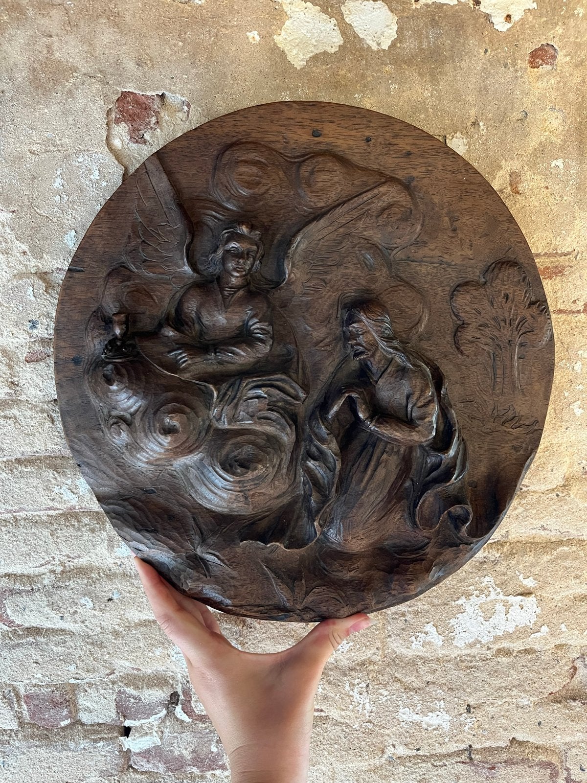 Antiek Houten Reliëf: Engel en Biddende Figuur, Ophalen of Verzenden