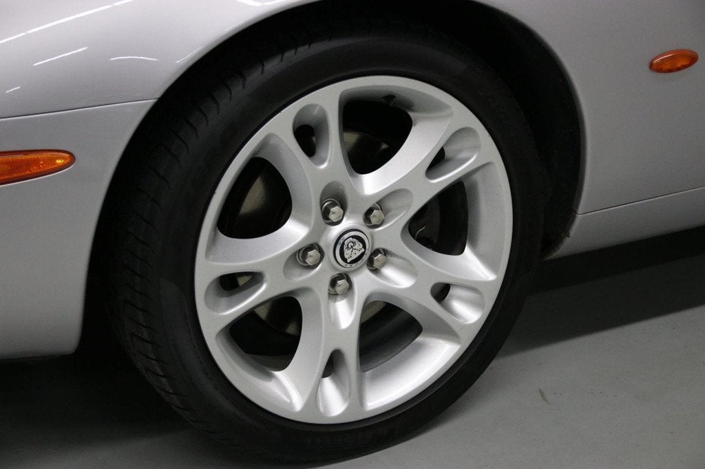 Jaguar XKR 4.0 V8 Coupé/ Historie aanwezig/ Parkeersensoren, Auto's, Jaguar, Achterwielaandrijving, Gebruikt, 4 stoelen, Leder
