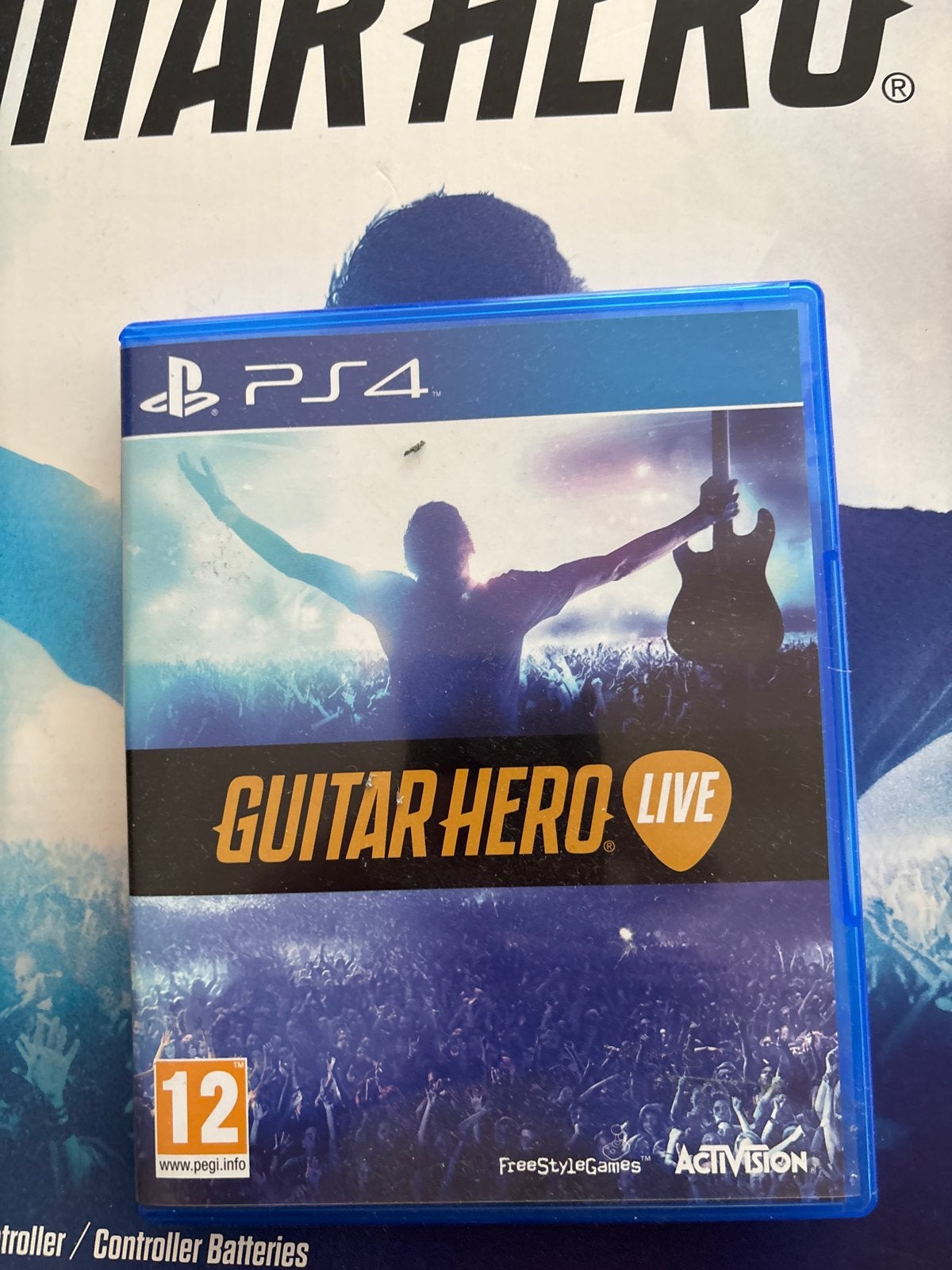 Guitar Hero Live PS4 - Compleet met 2 x gitaarcontroller, Ophalen, Muziek, 1 speler, Eén computer