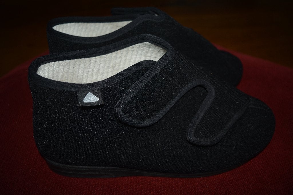 Celia Ruiz, verbandpantoffel zwart, maat 38, Zwart, Ophalen of Verzenden, Zo goed als nieuw, Pantoffels of Sloffen