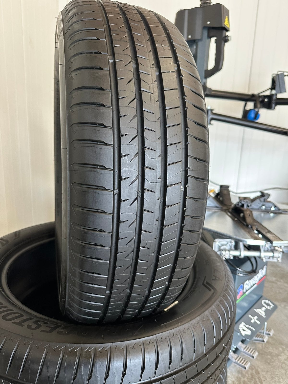 4 Stuks Bridgestone 225 55 19 Zomerbanden Inclusief Montage, 19 inch, Nieuw, Ophalen of Verzenden, 225/55 R19