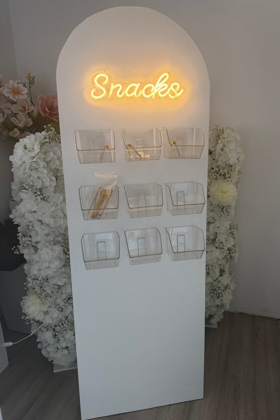 Snackmuur met afneembare bakjes, Ophalen, Zo goed als nieuw