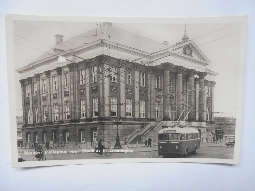 Groningen nieuwe trolleybus Helpman voor Stadhuis Groningen, Ophalen of Verzenden, 1940 tot 1960, Gelopen, Groningen