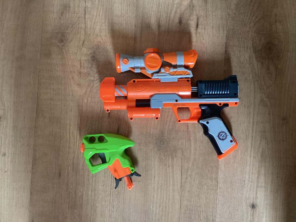 Nerf Blaster met accessoires – Compleet setje, Kinderen en Baby's, Speelgoed | Buiten | Actiespeelgoed, Ophalen of Verzenden, Gebruikt