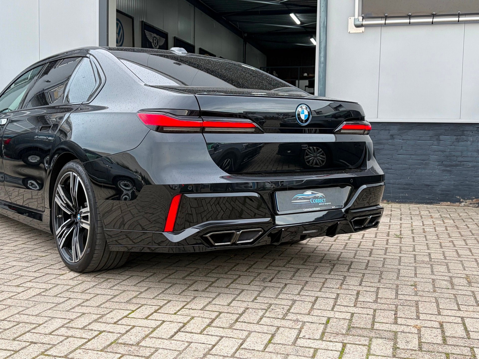 BMW 7-serie 750e xDrive|M-Sport|Pano|B&W|, Auto's, Automaat, Dealer onderhouden, Gebruikt, 2000 kg