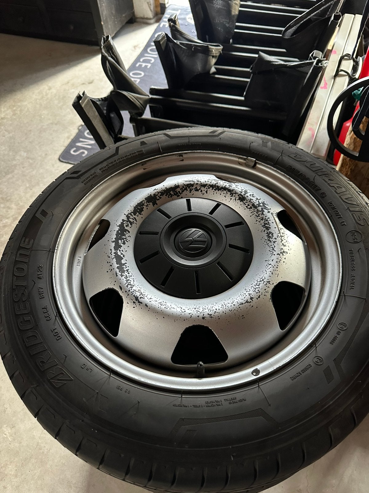 17 inch velgen Volkswagen transporter wielen, Ophalen, Zo goed als nieuw