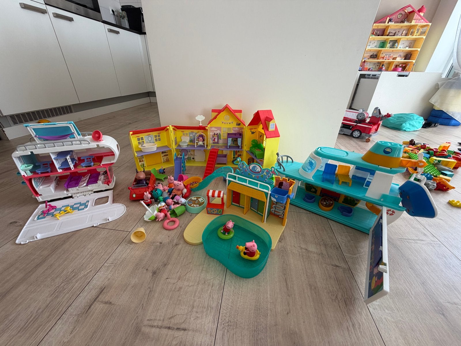 Peppa Pig Speelset: Boot, Huis, Glijbaan & Camper, Ophalen, Gebruikt, Jongen of Meisje