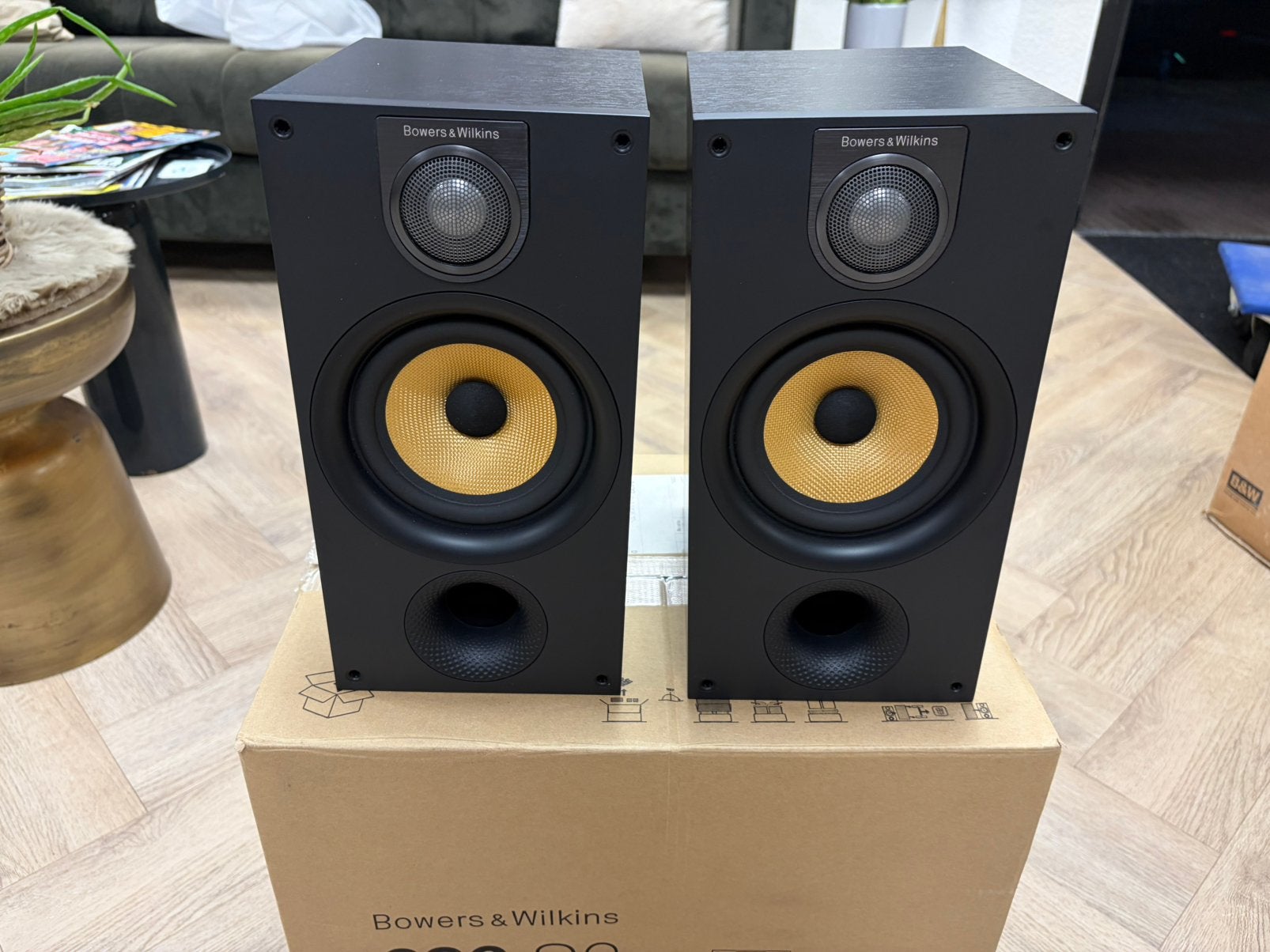 Bowers & Wilkins 686S2 met floorstands, Ophalen, Zo goed als nieuw, Bowers & Wilkins (B&W)