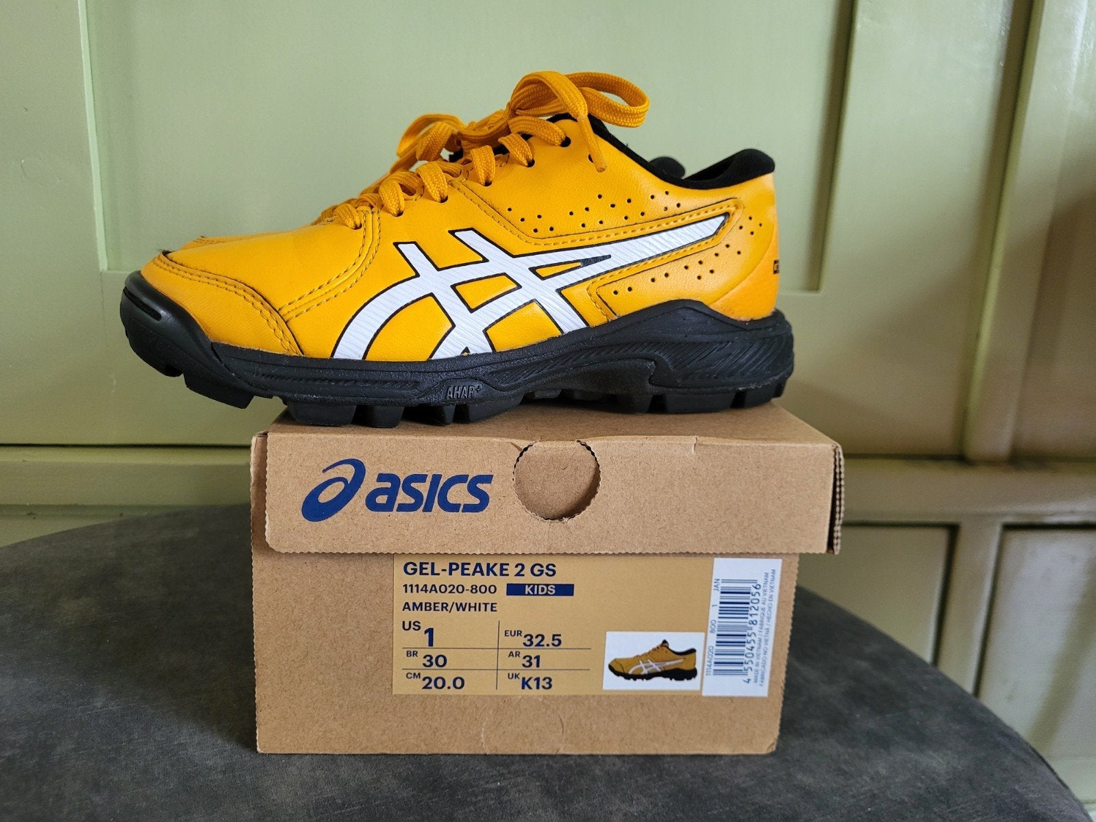 Maat 32,5 ASICS GEL-PEAKE 2 GS Hockeyschoenen / Korfbalschoe, Sport en Fitness, Ophalen of Verzenden, Zo goed als nieuw, Schoenen