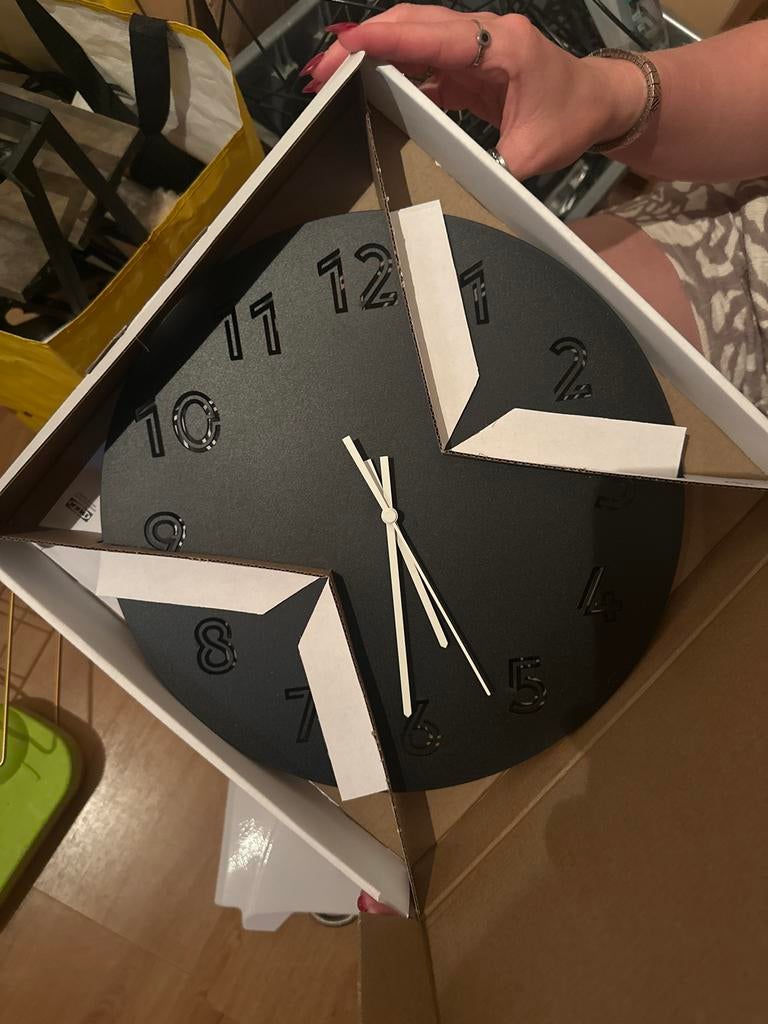 IKEA TUNNIS Wandklok - Nieuw in doos, Ophalen of Verzenden, Nieuw, Analoog, Wandklok