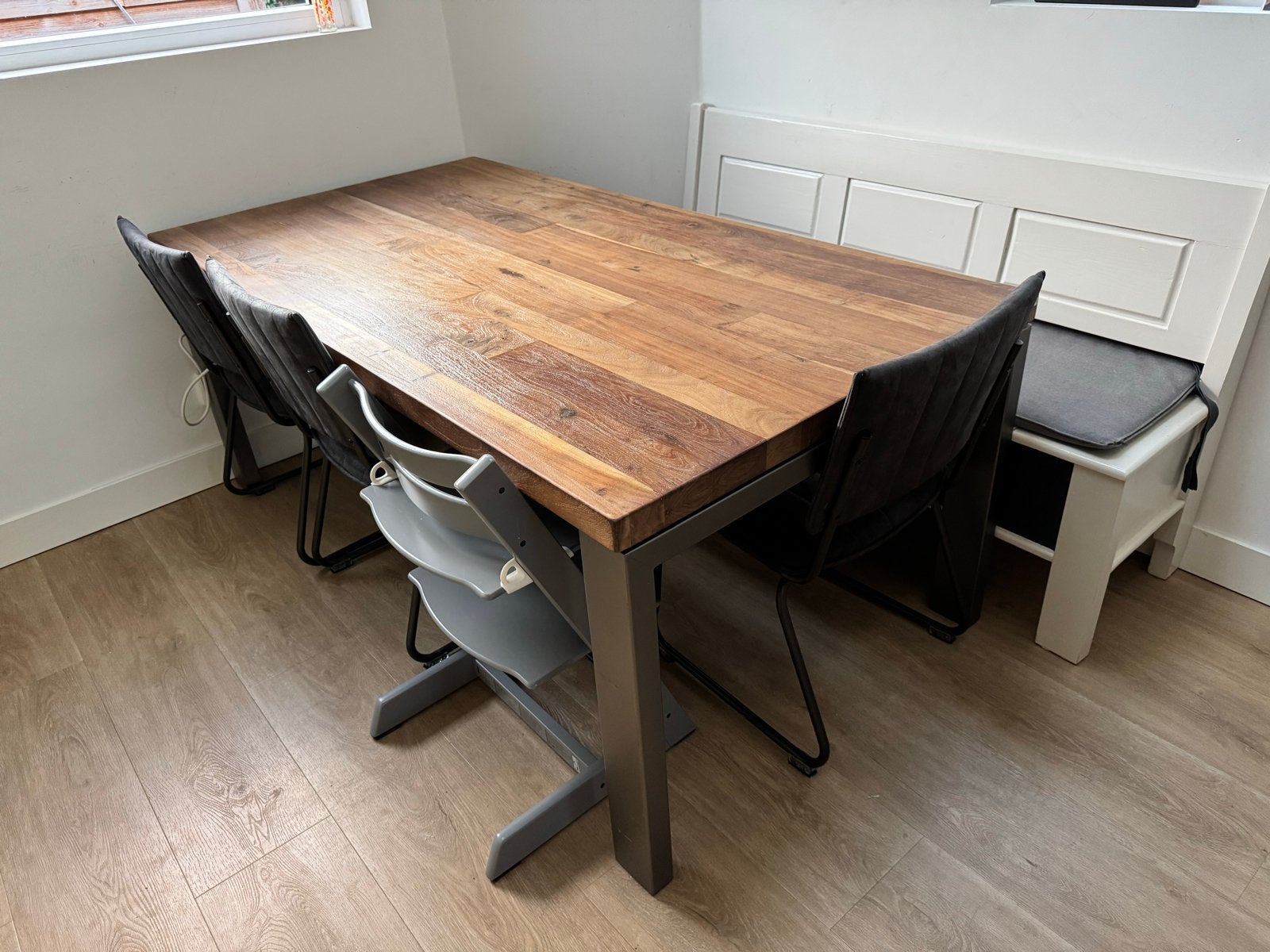 Xooon Eetkamertafel met dik houten blad, Huis en Inrichting, Tafels | Eettafels, Ophalen, Gebruikt, 50 tot 100 cm, Vijf personen of meer