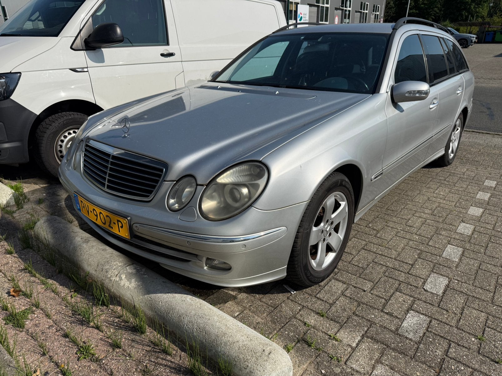 Mercedes-Benz E-Klasse 3.5 E350 Combi 4MATIC AUT 2005 Grijs, Automaat, Vierwielaandrijving, Particulier, 102 €/maand