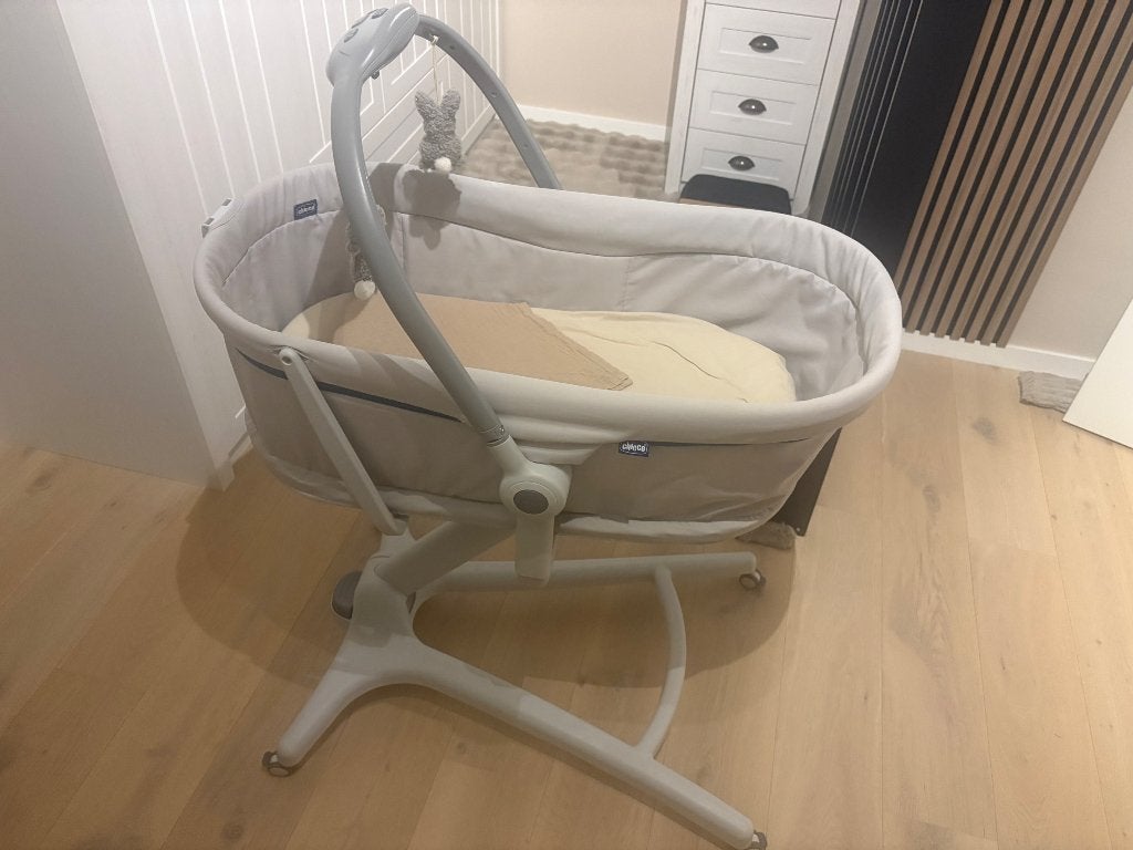 Chicco babybed 4 in 1, Kinderen en Baby's, Babywiegjes en Ledikanten, Ophalen, Zo goed als nieuw, Wieg
