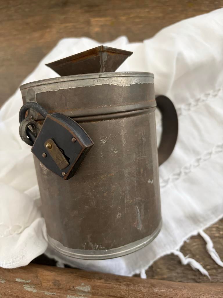 Vintage collectebus met slot - Uniek decoratiestuk, Ophalen of Verzenden
