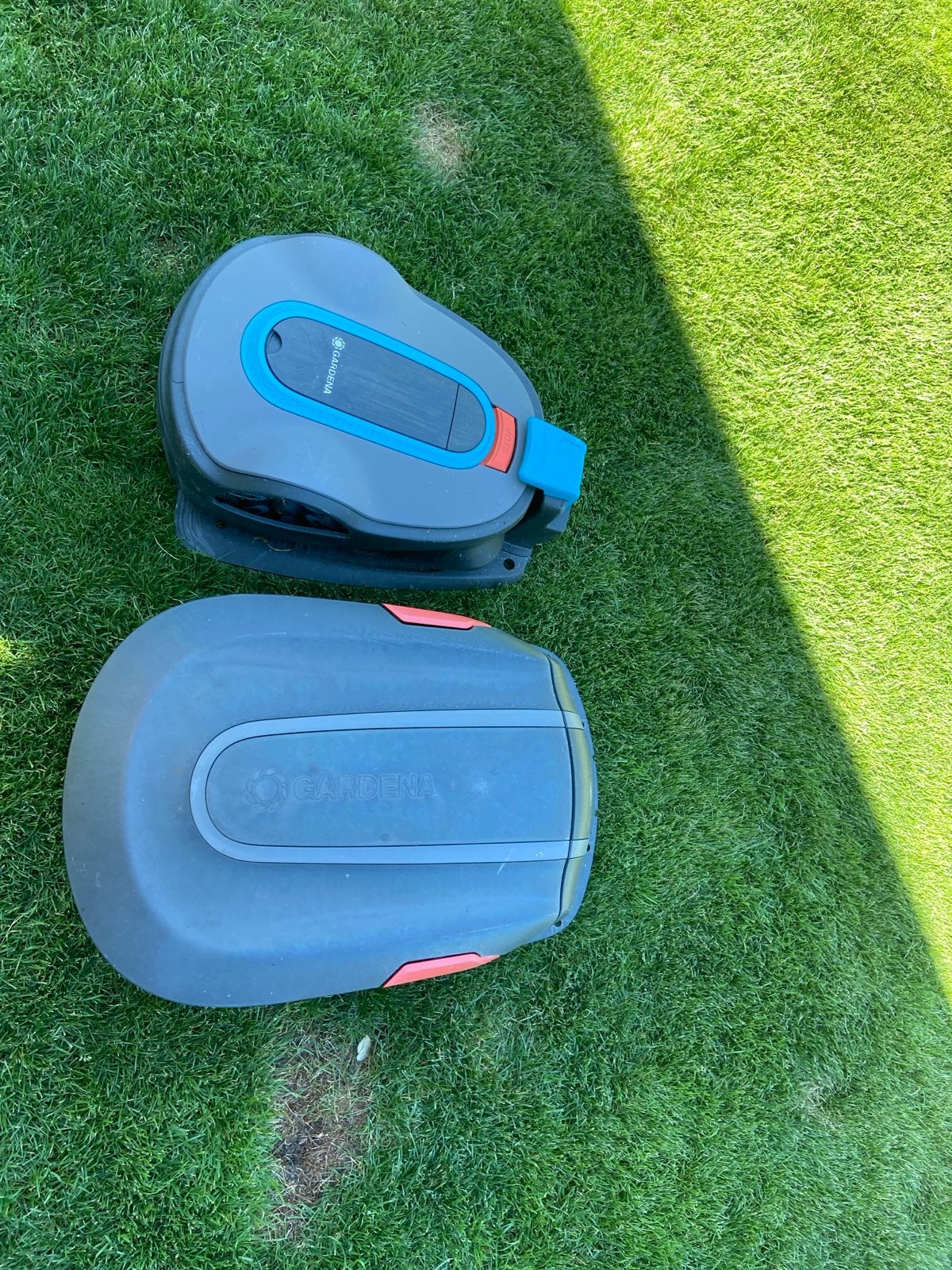 Robot grasmaaier Gardena (defect) met overkapping en toebeho, Ophalen, Gebruikt, 20 tot 25 cm