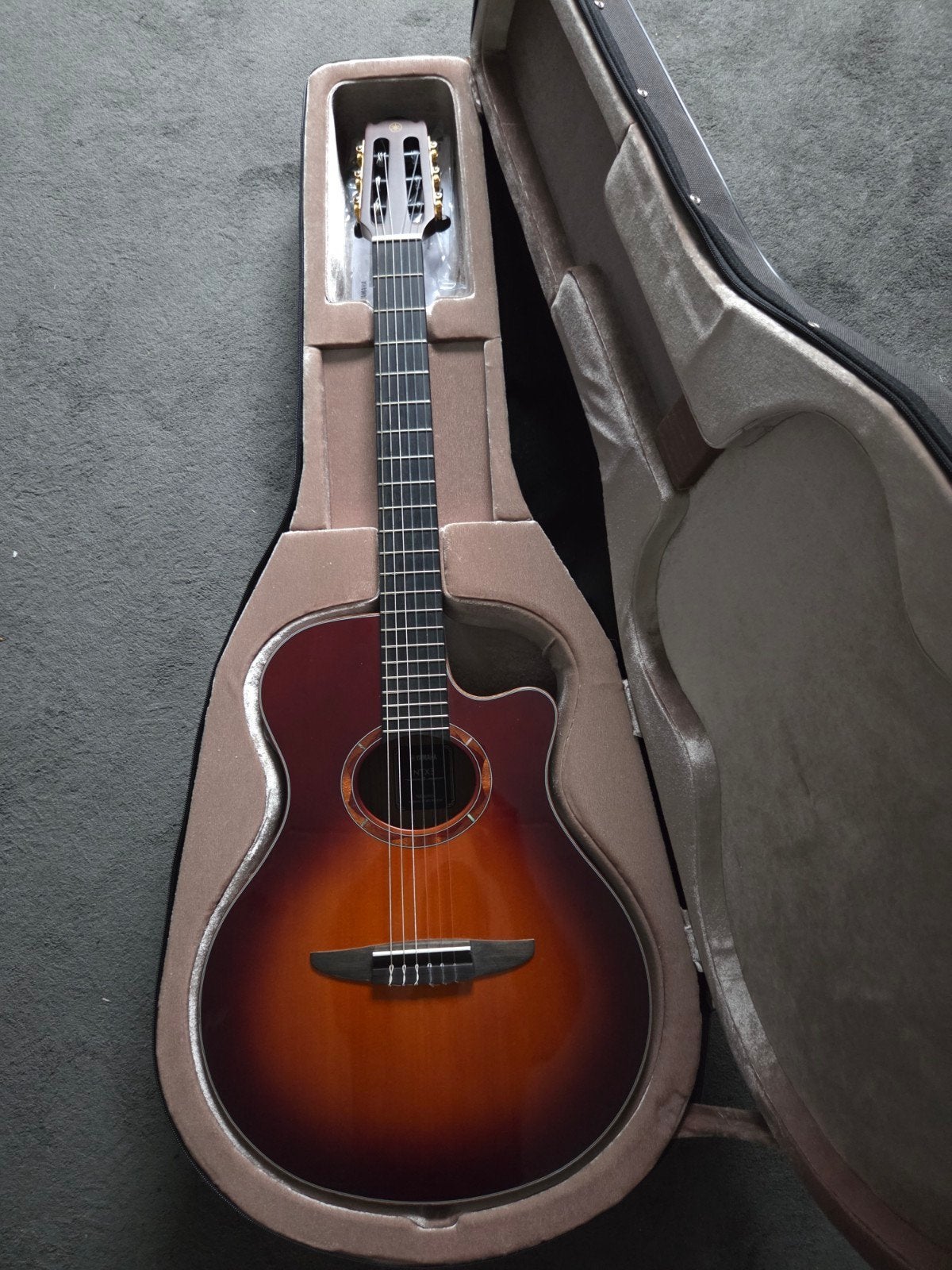 Yamaha NTX3 Brown Sunburst, Ophalen, Zo goed als nieuw, Klassieke of Spaanse gitaar, Met koffer