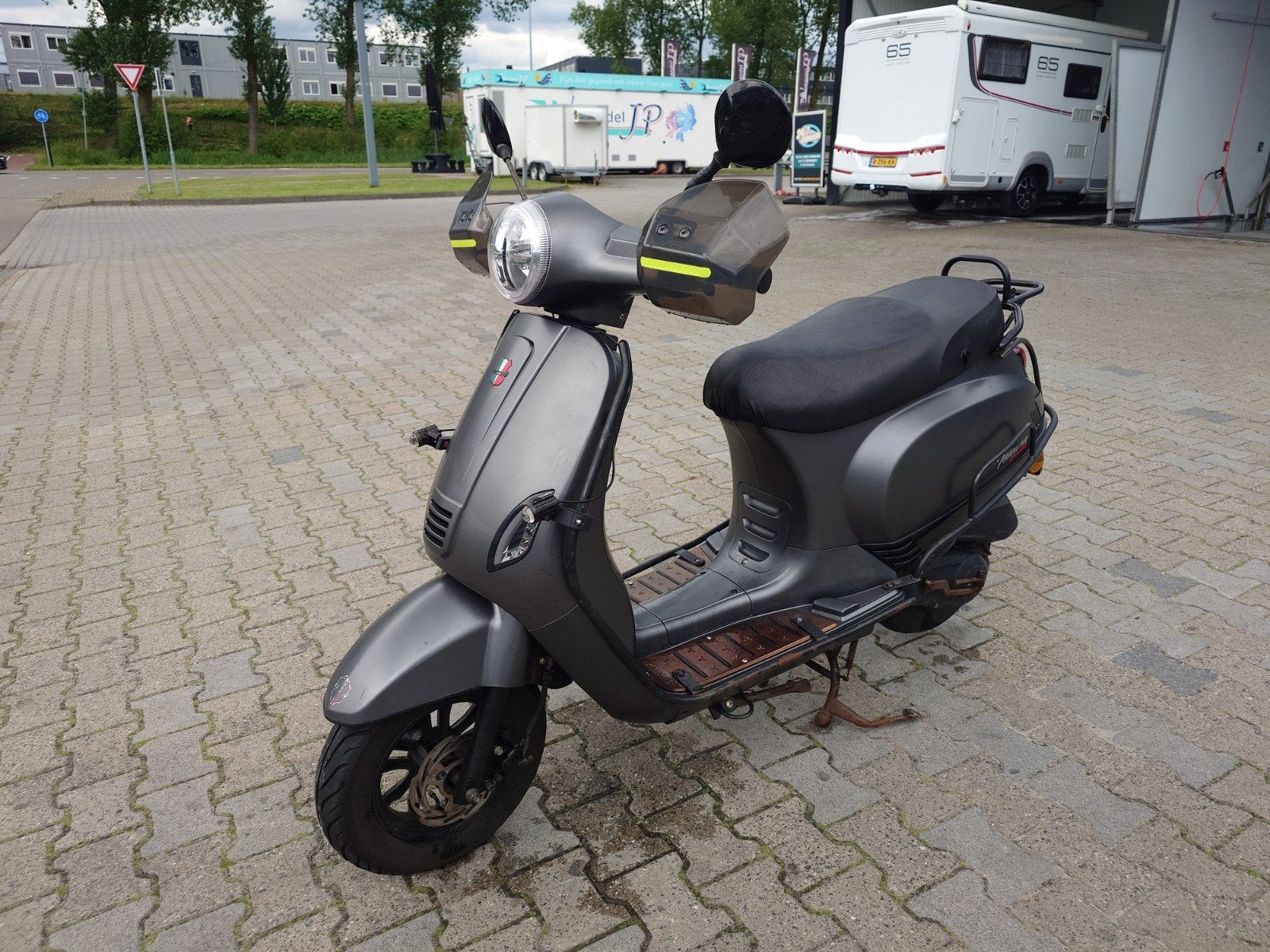 GTS Toscana 2021 Bromscooter 50cc - 12400km, Fietsen en Brommers, Snorfietsen en Snorscooters, Overige merken, Gebruikt, Ophalen of Verzenden