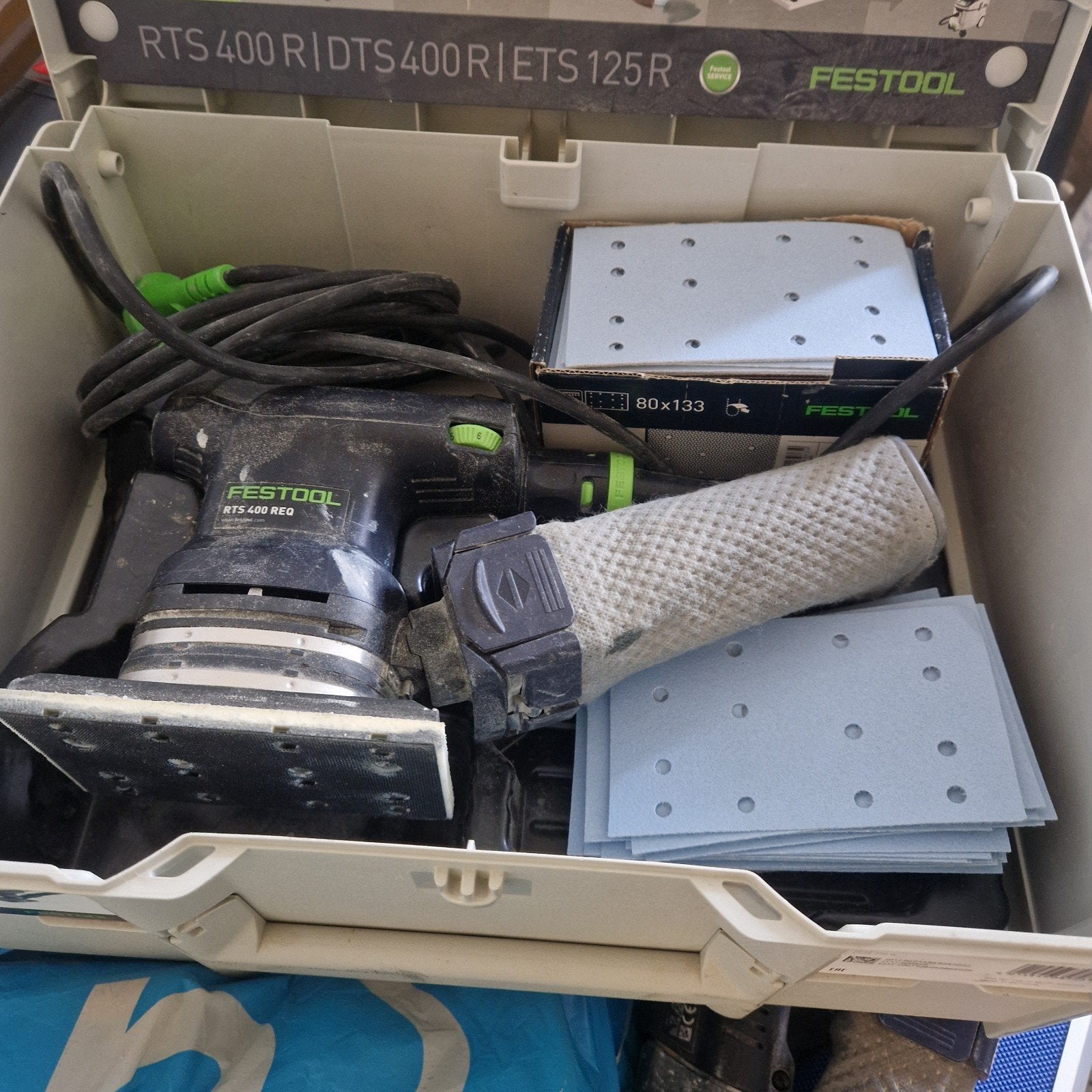 Festool RTS 400 REQ vlakschuurmachine met accessoires, Ophalen, Gebruikt, Minder dan 600 watt, Vlakschuurmachine