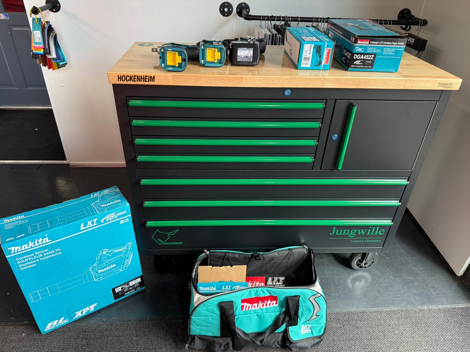 Jungwille hockenheim edition met een complete makita set, Doe-het-zelf en Verbouw, Ophalen, Gevuld, Nieuw