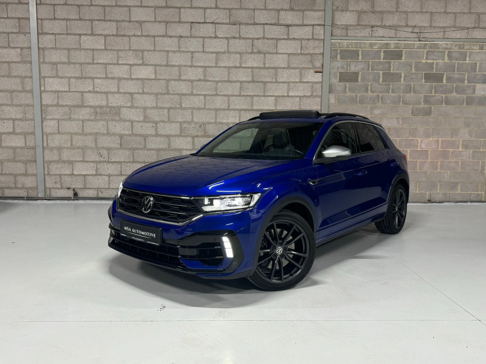 Volkswagen T-Roc R 4MOTION 2.0 TSI 300PK |Pano|Keyless|ACC|, Auto's, Volkswagen, Automaat, 4 cilinders, Blauw, 300 pk