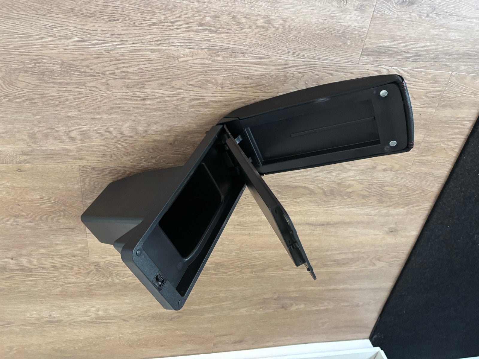 Universele auto armsteun met opbergvak en USB-poorten, Ophalen, Gebruikt