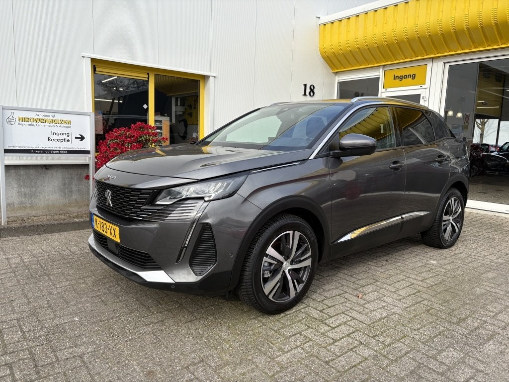 Peugeot 3008 1.2 PureT Automaat Navigatie Nieuw model, Automaat, Gebruikt, 1199 cc, Leder en Stof