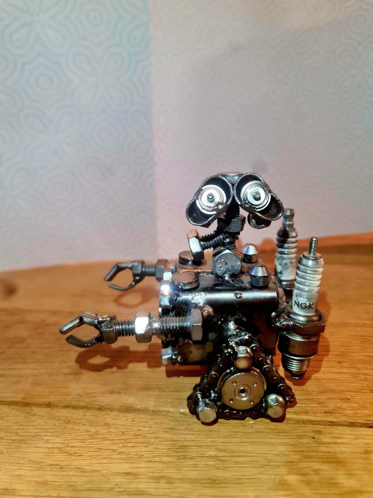 Unieke handgemaakte WALL-E sculptuur van gerecycled metaal, Zilver, Overige onderwerpen, Minder dan 20 cm, Ophalen of Verzenden