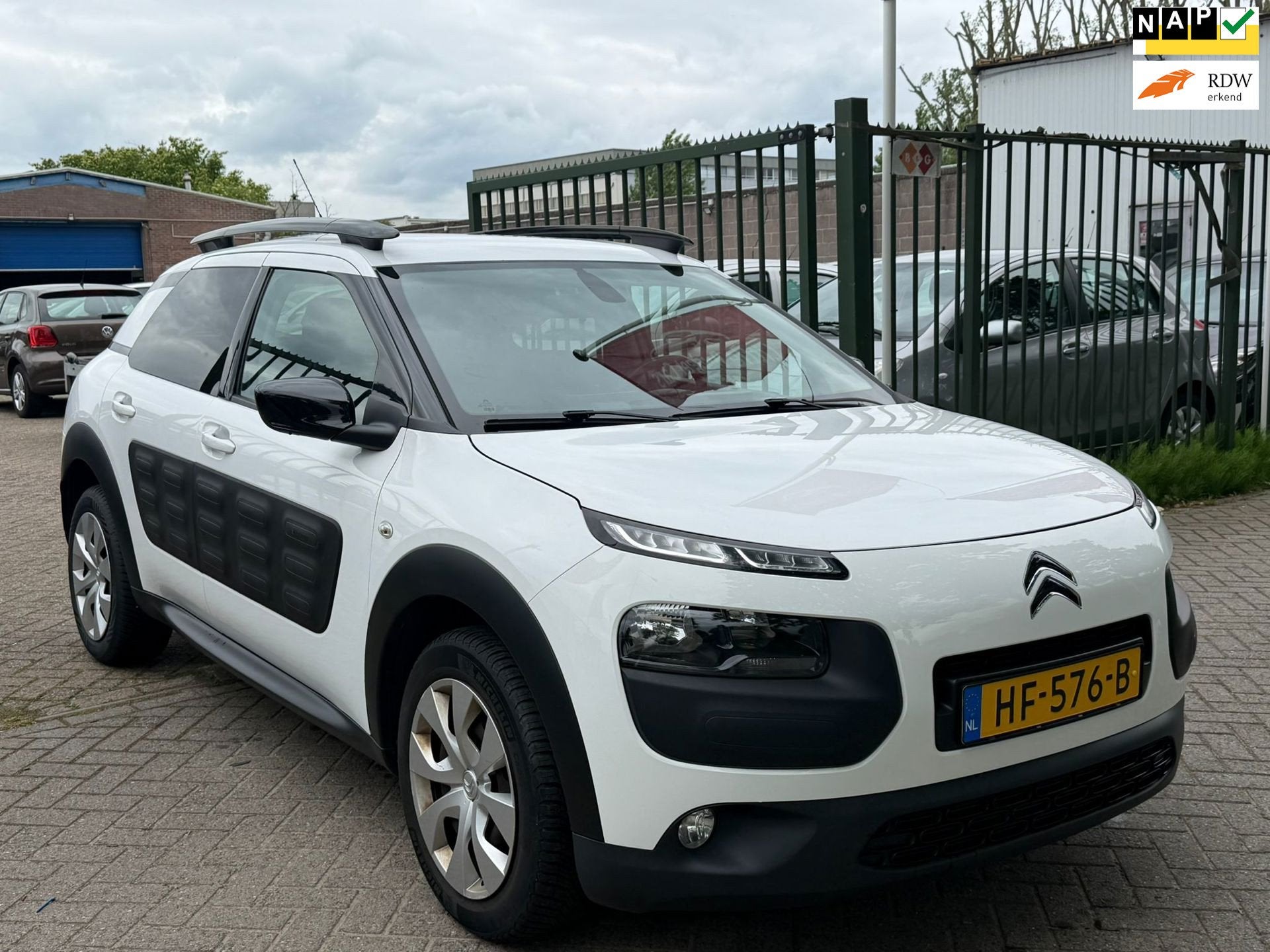 Citroen C4 Cactus 1.2 PureTech Business Airco navigatie acht, Auto's, Citroën, Voorwielaandrijving, Gebruikt, 1199 cc, 82 pk