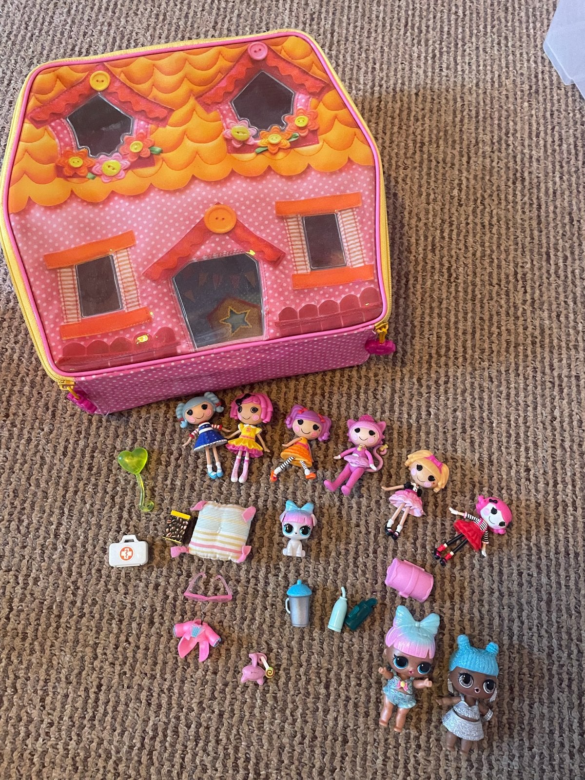 Lala Loopsie poppenhuis/koffer met poppen en accessoires, Kinderen en Baby's, Ophalen of Verzenden, Gebruikt, Overige typen
