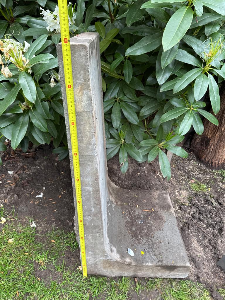 7 Betonnen keerwanden opsluitbanden voor tuin of oprit, Tuin en Terras, Tegels en Klinkers, Ophalen, Zo goed als nieuw, Beton